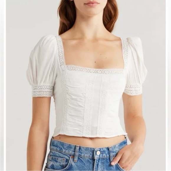 Reformation Tops - Reformation Lavena Crop Top